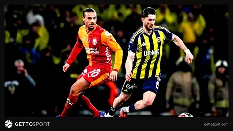 Stadyumda Galatasaray ve Fenerbahçe bayraklarıyla dolu tribünler