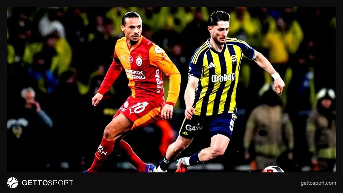 Stadyumda Galatasaray ve Fenerbahçe bayraklarıyla dolu tribünler
