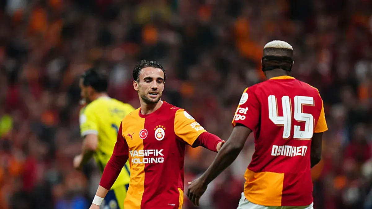 Galatasaray ve Fenerbahçe oyuncuları RAMS Park'ta derbi maç sırasında