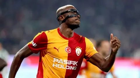 Galatasaray oyuncuları Konyaspor karşısında gol sevinci kutluyor