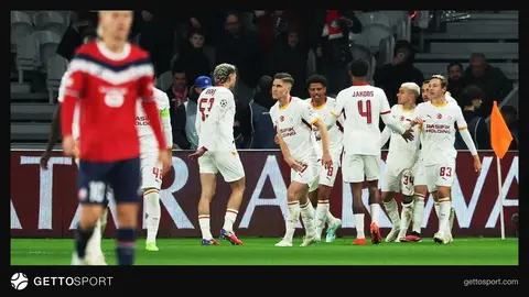 Galatasaray oyuncuları Lille deplasmanında kutlama yaparken