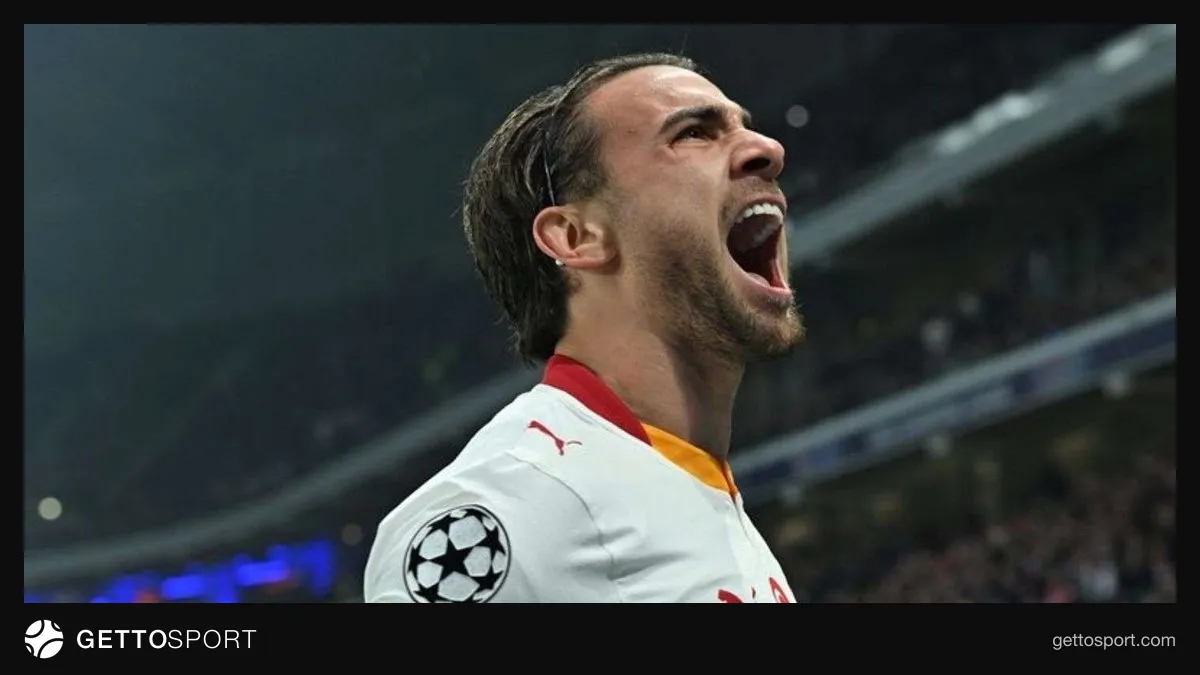 Galatasaray oyuncuları Lille deplasmanında kutlama anı