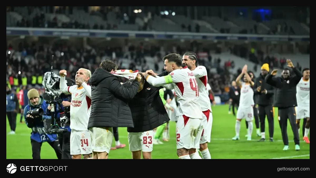 Galatasaray futbolcuları Lille deplasmanında sevinç yaşarken