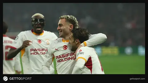 Galatasaraylı oyuncular Lille deplasmanında sevinç gösterisi