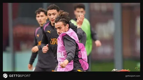Galatasaray oyuncuları Kemerburgaz Metin Oktay Tesisleri'nde antrenmanda