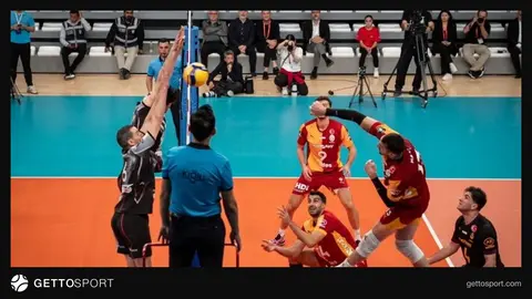 Galatasaray voleybol takımı Şampiyonlar Kupası sevinci yaşarken