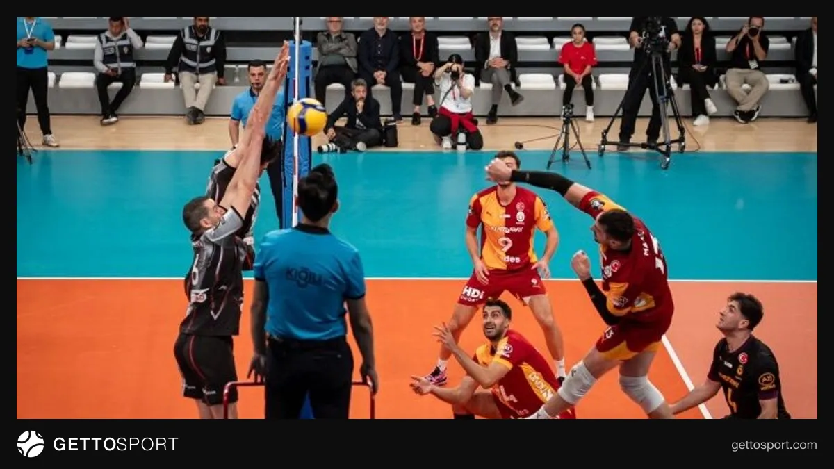 Galatasaray voleybol takımı Şampiyonlar Kupası sevinci yaşarken
