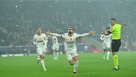 Galatasaray oyuncuları Lille deplasmanında sevinç yaşarken