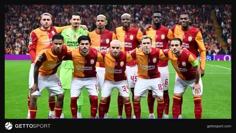 Galatasaray oyuncuları Barcelona maçında mağlup olurken sahada