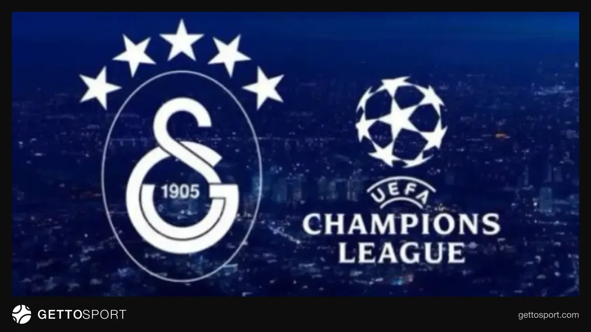 Galatasaray formasıyla sahada futbolcular ve tribünde taraftarlar