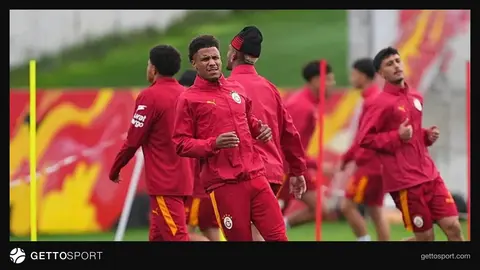 Galatasaray antrenmanından saha çalışması, Okan Buruk ve oyuncular