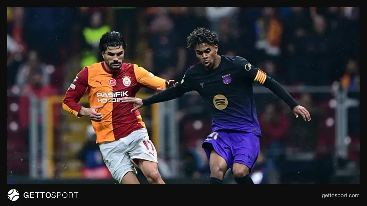 Galatasaray oyuncuları ve Barcelona karşılaşmasından genel görünüm