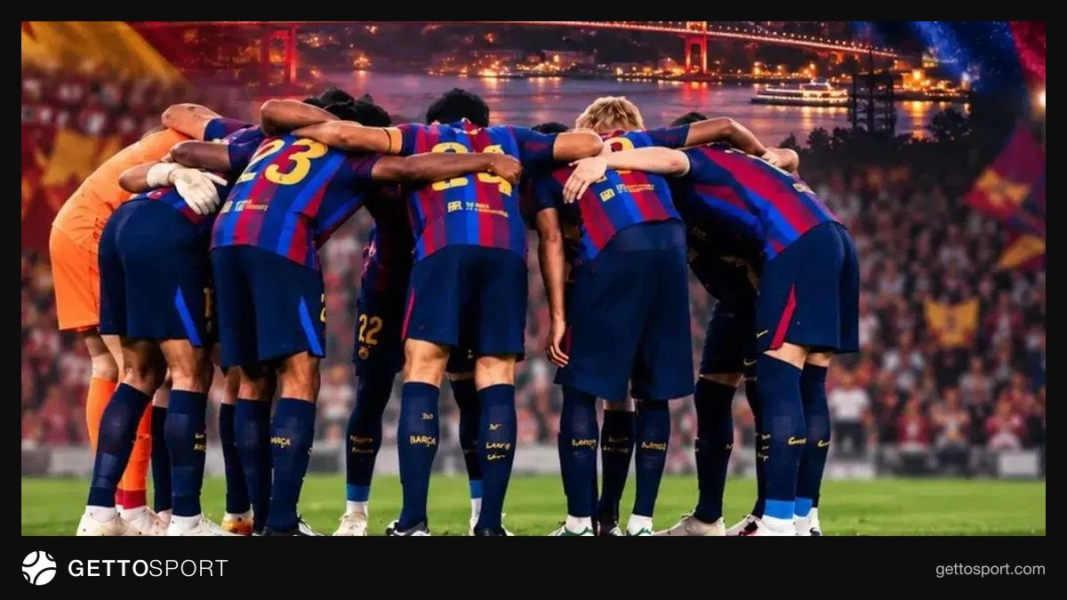 Galatasaray taraftarları Barcelona oteli önünde havai fişek ve tezahürat gösterisi