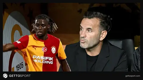 Galatasaray formasıyla antrenmanda görünen futbolcular ve teknik ekip