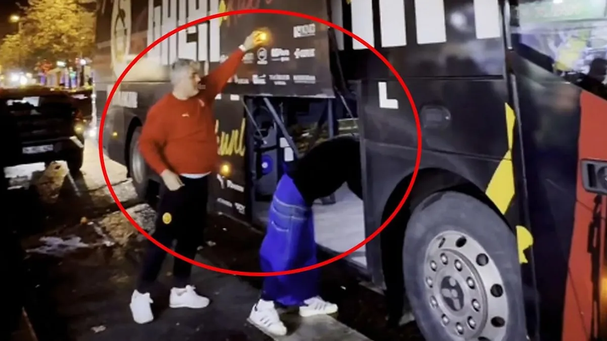 Galatasaray voleybol takımının otobüsüne patates ve soğan yüklenirken çekilmiş görüntü