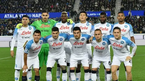 Zambo Anguissa formasını giyerken sahada