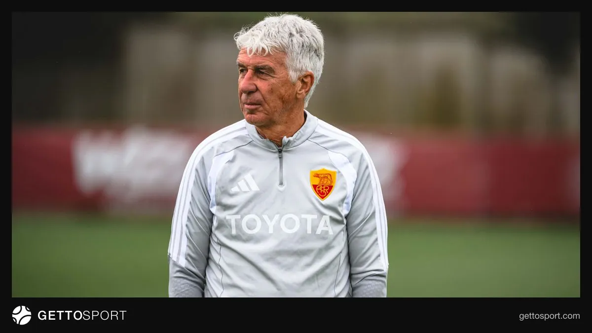 Gian Piero Gasperini basın toplantısında konuşurken