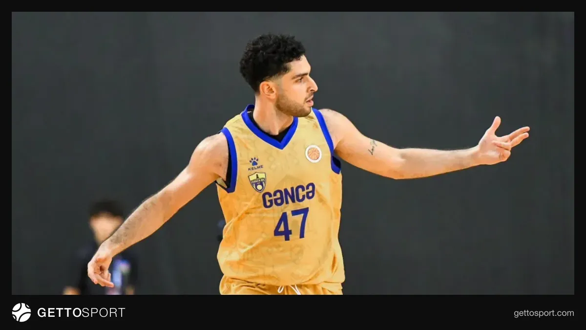 Gəncə basketbol komandası oyun öncəsi məşqdə