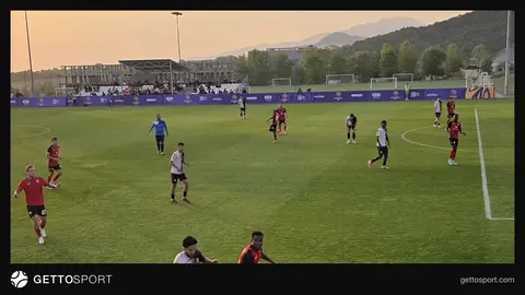 Gəncəbasar və Karvan‑Yevlax komandaları Yevlax stadionunda qarşılaşmaya hazırlaşır