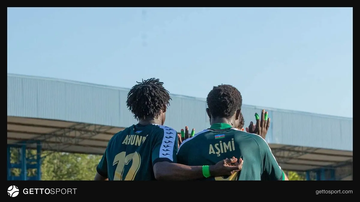 Gəncəbasar futbol komandası oyunçuları və Muno365 loqosu