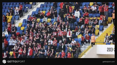 Gençlerbirliği taraftarlarının tribünde yönetime tepki gösterdiği anlar