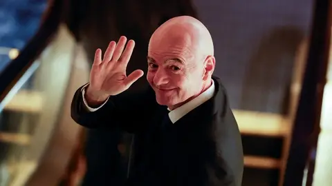 Gianni Infantino röportaj verirken görüntüsü