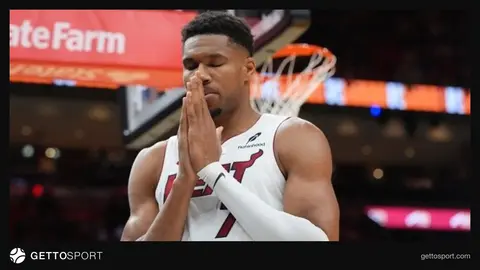 Giannis Antetokounmpo Miami Heat formasıyla maç temposunda