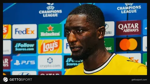 Seru Girassi Dortmund qələbəsini qeyd edir, qol vurduqdan sonra