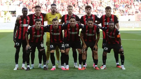 Çorum FK formasıyla Gökhan Sazdağı maç sırasında