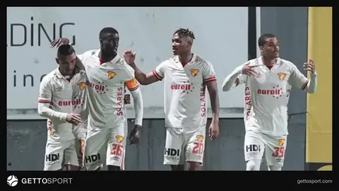 Göztəpə və Eyüpspor komandaları arasındakı oyundan epizod
