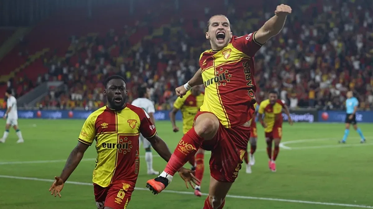 Göztepe formasıyla Juan Santos gol sevinci