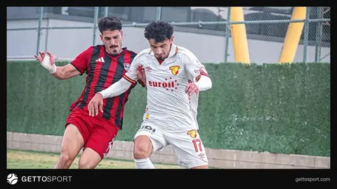 Stanimir Stoilov Göztepe antrenmanda talimat verirken