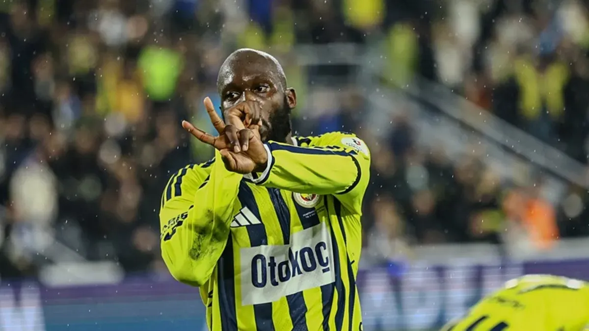 Fenerbahçe formasıyla Mason Greenwood, Romelu Lukaku ve Oppong