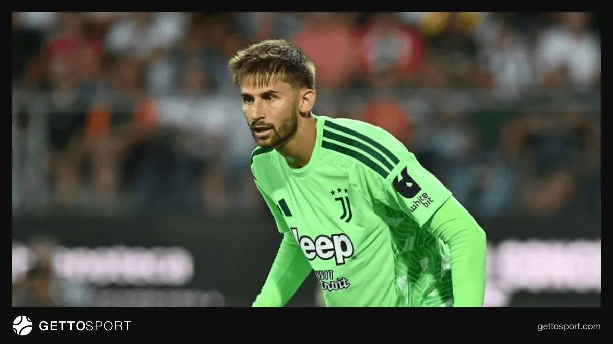 Guglielmo Vicario Juventus-un formasıyla