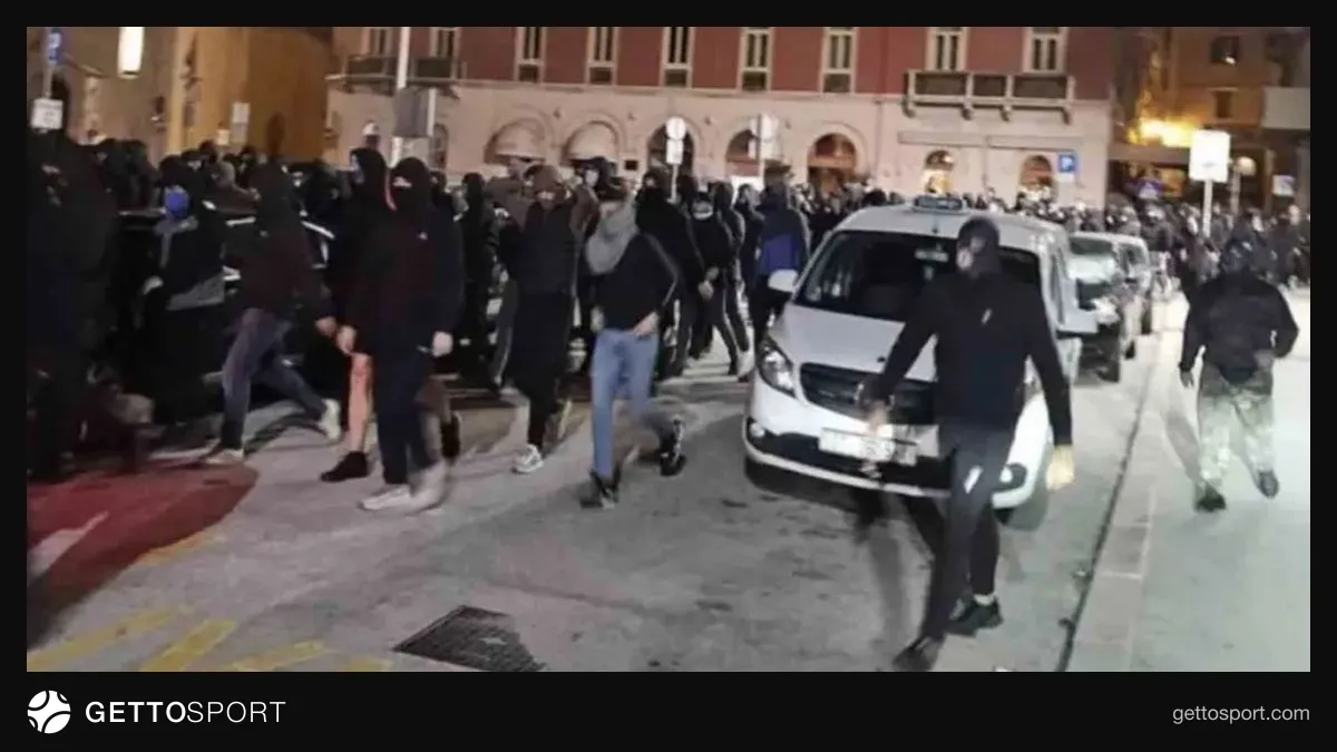 Split sokaklarında polis müdahalesi ve gözaltına alınan taraftarlar