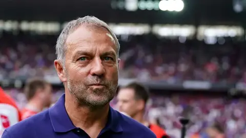 Hansi Flik və Barcelona oyunçuları Joan Qamper məşq kompleksində kabab məclisində