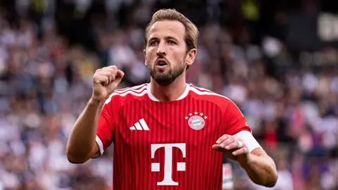 Harri Keyn Bayern Münhen forması ilə qol sevincində