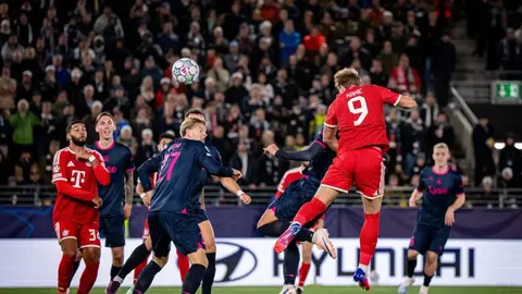 Harry Kane Bayern formasında qol sevincində