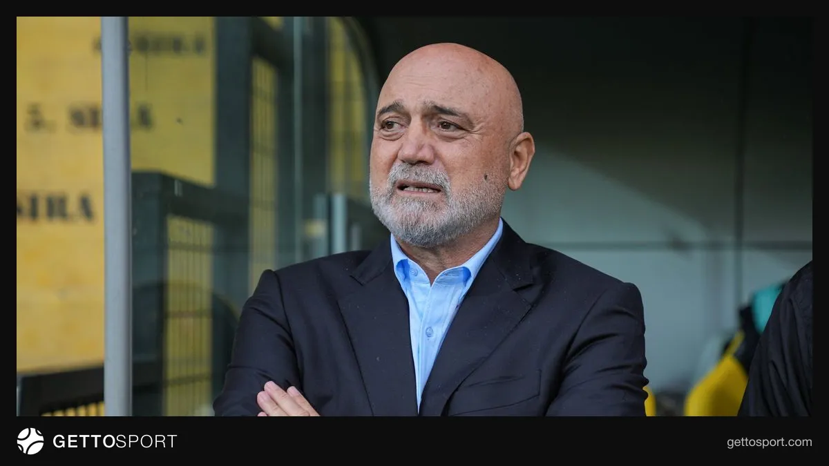 Hikmet Karaman söyleşide konuşurken