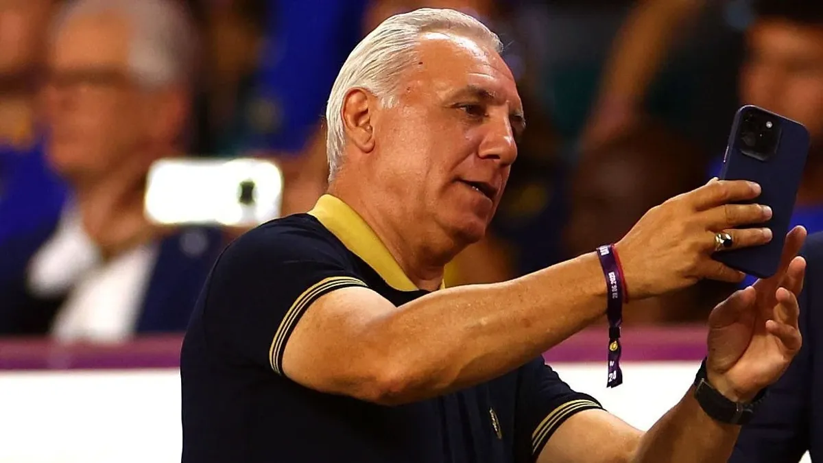 Hristo Stoiçkov müsahibədə Azərbaycanda keçiriləcək U-15 dünya çempionatından danışır