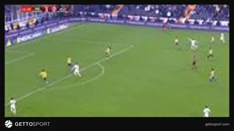 Ianis Hagi'nin şutunu kurtaran kaleci Ederson'un pozisyonu