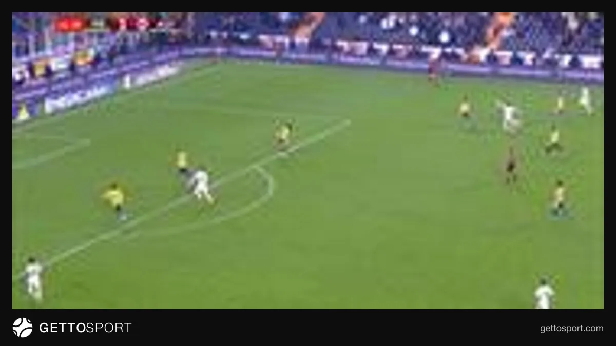 Ianis Hagi'nin şutunu kurtaran kaleci Ederson'un pozisyonu