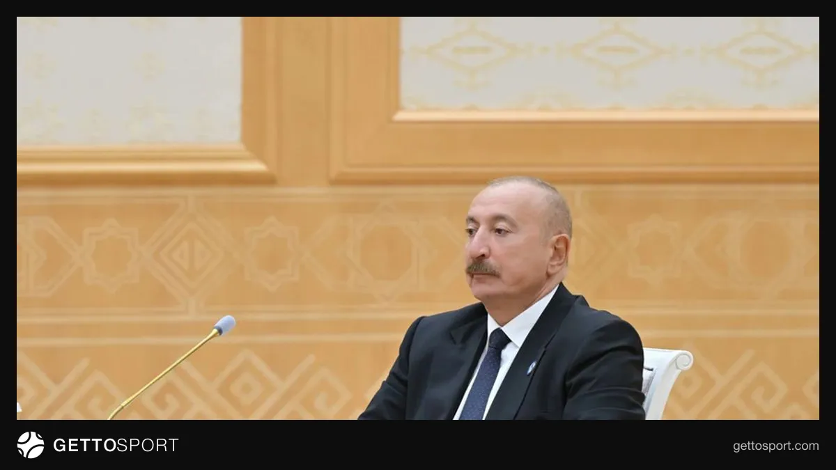 III MDB Oyunları zamanı açılış mərasimindən və idmançılardan görüntü