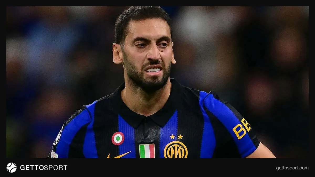 Inter oyuncuları ile Club Brugge oyuncularının maç esnasında mücadele görüntüsü