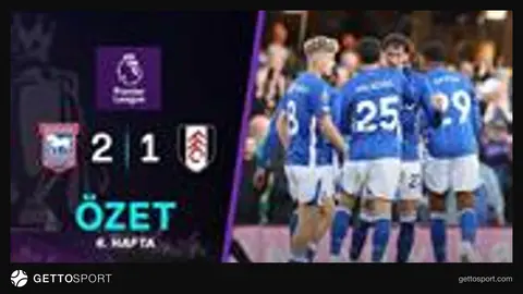Ipswich Town oyuncuları maçta gol sevincini kutluyor