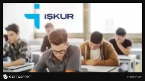 İŞKUR Gençlik Programı başvurusu yapan öğrenciler ve bilgisayar ekranı