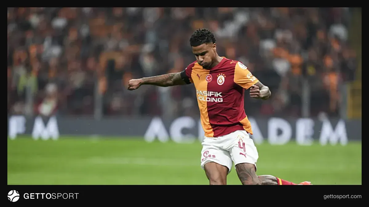 Galatasaray formasıyla Ismail Jakobs maç sonrası basın açıklaması yaparken