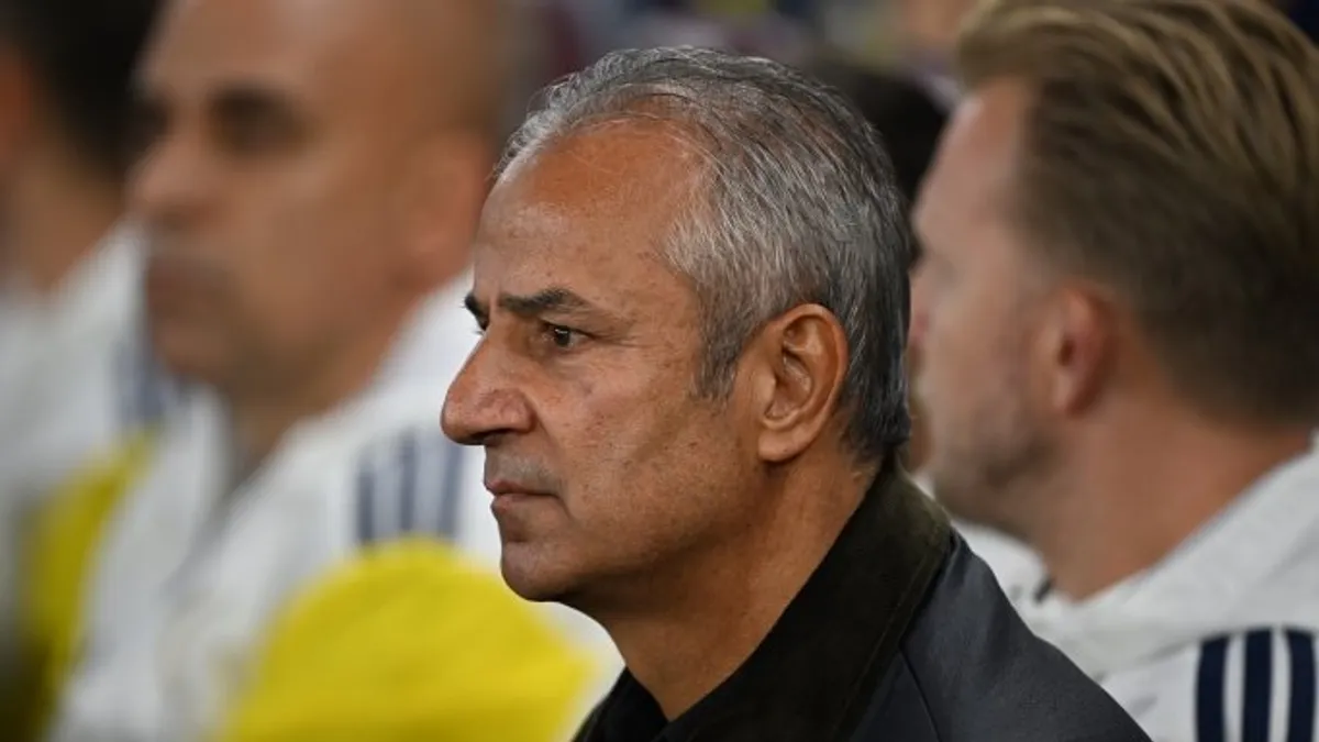 İsmail Kartal basın toplantısında konuşurken fotoğrafı