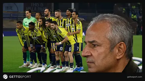 İsmail Kartal ve İsmail Yüksek soyunma odasında konuşurken