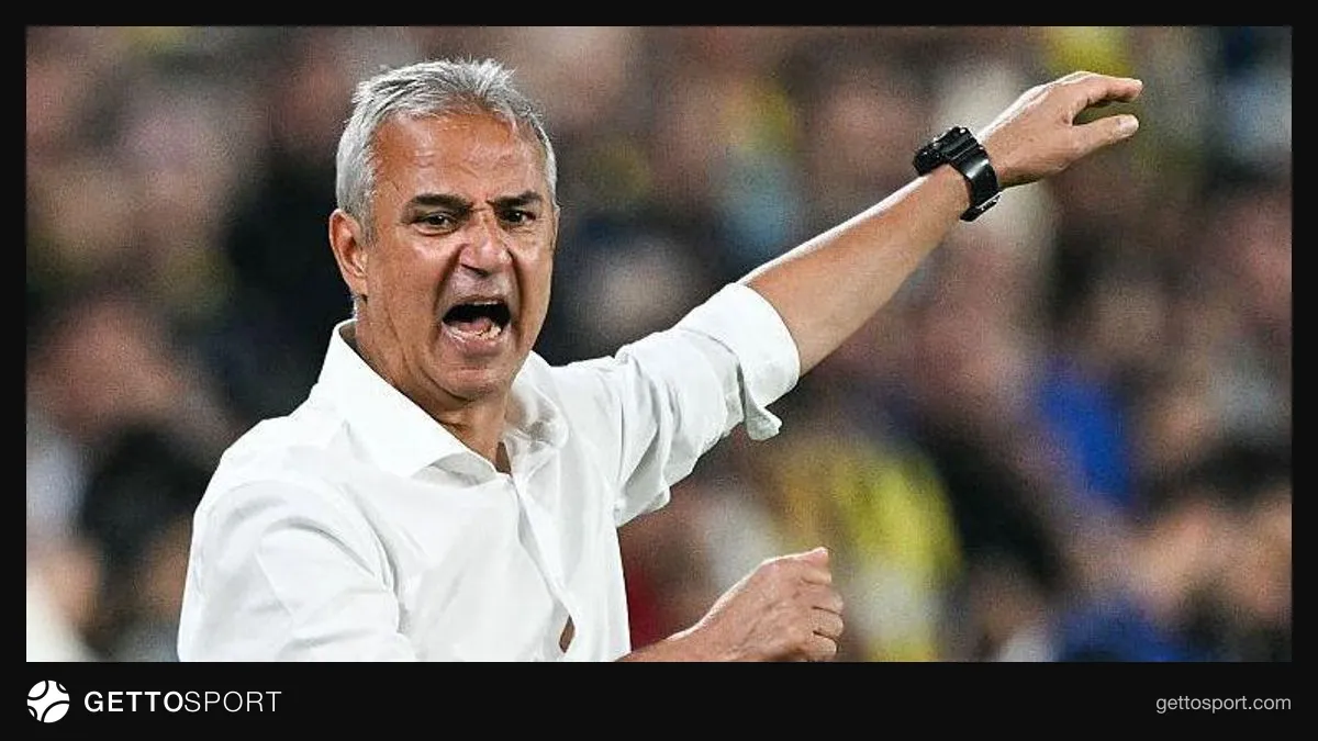 İsmail Kartal Bakıda mətbuat konfransında və ya stadion kənarında danışır